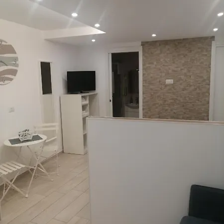 La Casa Dei Nonni 3* Μπάρι