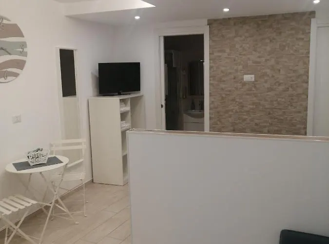 La Casa Dei Nonni 3* バーリ